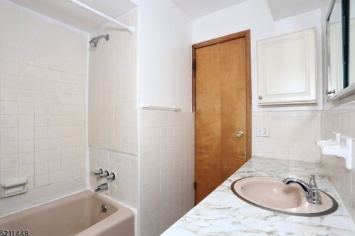 11 Van Rensselear St, Belleville NJ 07109-2911 exterior