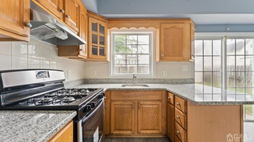 30 Whittier St, Carteret NJ  07008-2855 exterior