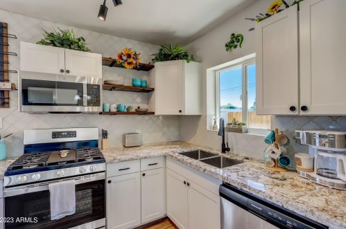 1701 Clarendon Ave, Phoenix AZ 85018-5209 exterior