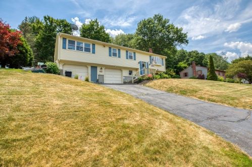 85 Old Farm Rd, Montgomery, MA 01085-5017