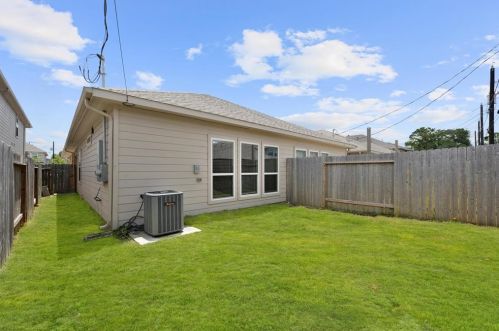 519 6 St, Morgans Point TX 77571-4910 exterior