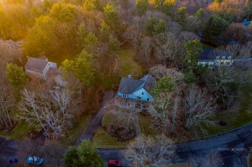 59 Crestview Rd, Milton MA 02186-3648 exterior