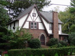 725 Chestnut St, Newton, MA 02468-2020