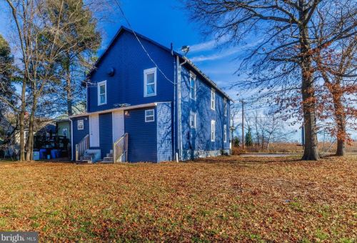 5 Delaware St, West Deptford, NJ 08066-1418