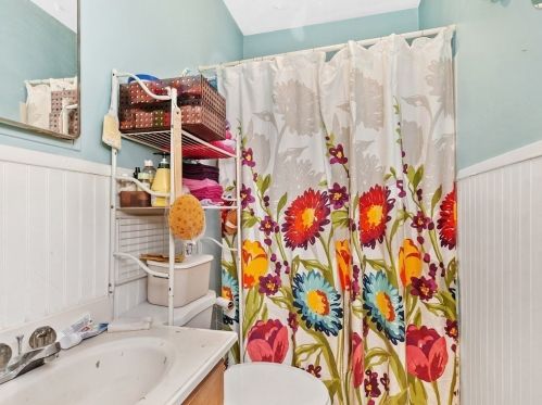 21 Kenwood Rd, Everett MA 02149-3015 exterior