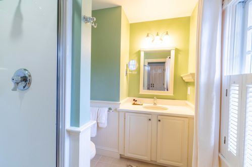 407 Old Harbor Rd, Chatham MA 02633-2375 exterior