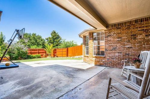 2709 Oakland Hl Dr, Plano TX 75025-6448 exterior