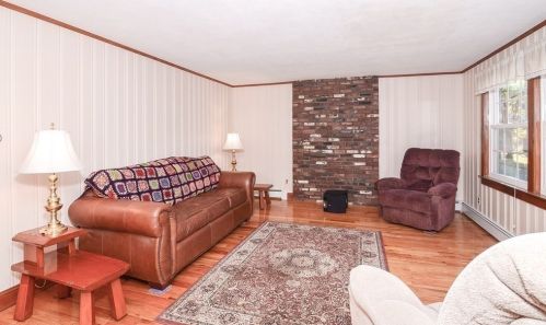 25 Hope Rd, Hingham MA 02043-3465 exterior