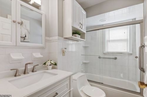 37 Dawson St, Belleville NJ 07109-1709 exterior