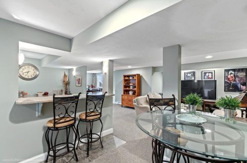 21 Winterberry Way, Norfolk MA 02056-1834 exterior