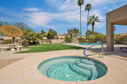 4031 Charter Oak Rd, Phoenix AZ 85032-7470 exterior