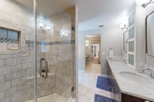 11 Colonial Dr, Shrewsbury MA  01545-1520 exterior