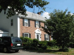 74 Davis Ave, Newton, MA 02465-1924