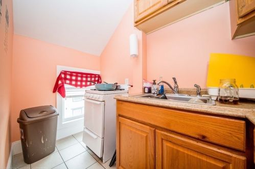 1029 Plymouth Ave, Fall River MA 02721-1939 exterior