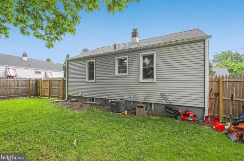 703 Washington Ave, West Deptford NJ 08096-1035 exterior