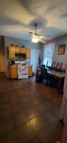 39 Fox St, Worcester MA 01604-4331 exterior