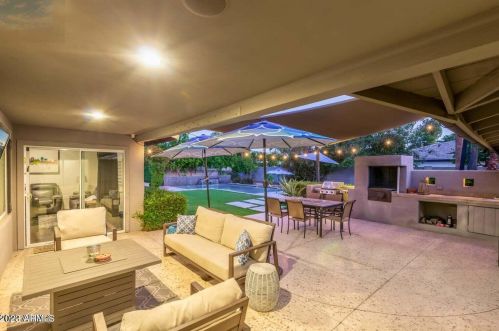 6849 2nd St, Phoenix AZ  85012-1005 exterior