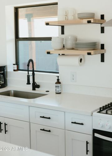 2635 Clarendon Ave, Phoenix AZ 85018-5958 exterior