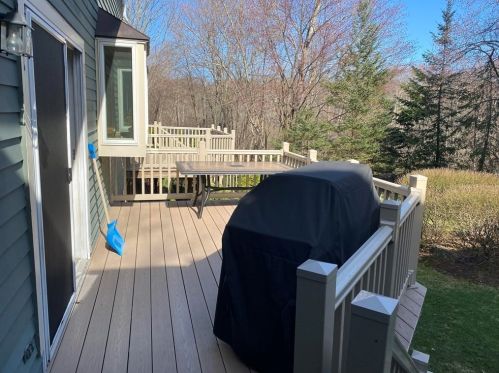 39 Old Laxfield Rd, Shrewsbury, MA 01545-5464