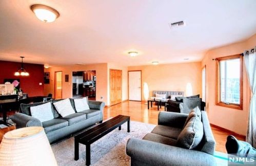 85 Devon Ter, Kearny NJ  07032-3331 exterior