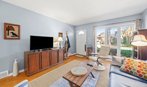 2738 Oak Park Ave, Forest View, IL 60402-2535