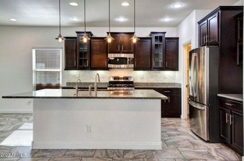 1751 Desperado Way, Phoenix AZ  85085-6330 exterior