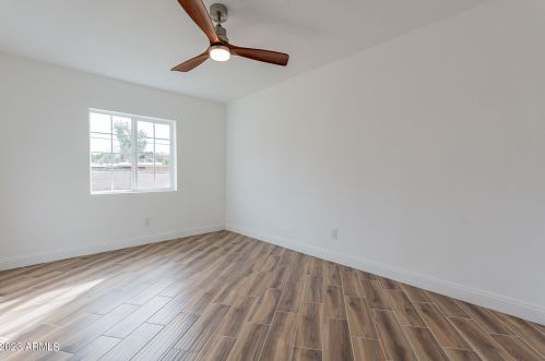 1121 Bethany Home Rd, Phoenix AZ  85014-2229 exterior