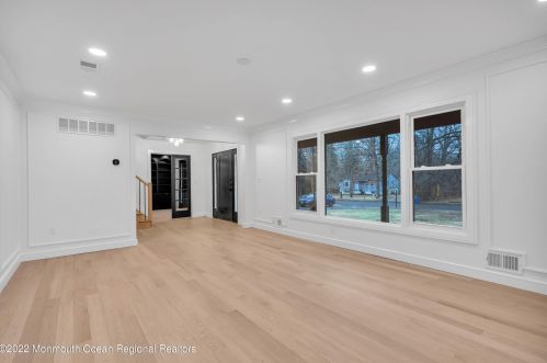 722 Green Valley Rd, Jackson Twp NJ  08527-2942 exterior