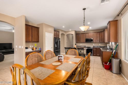 2607 Apollo Rd, Phoenix AZ 85042-5381 exterior