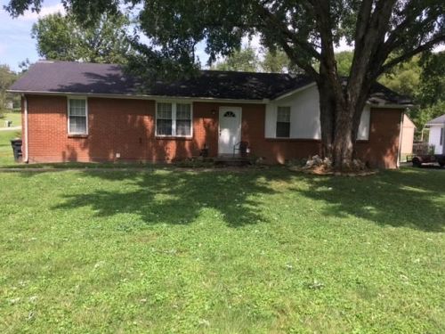 1500 Valley Ridge Dr, Gallatin, TN 37066-4709