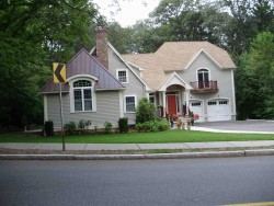 281 Dedham St, Newton, MA 02461-2044