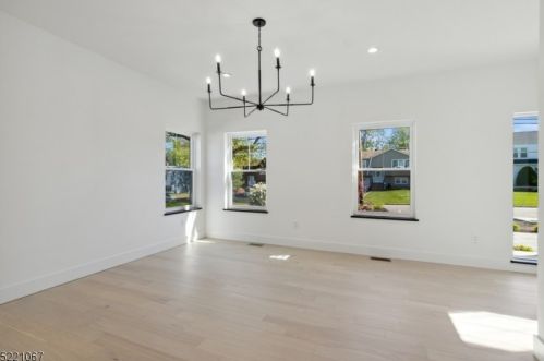 19 Grant Ave, East Hanover NJ  07936-2950 exterior