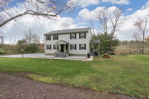 142 St, East Brookfield MA 01515-1612 exterior