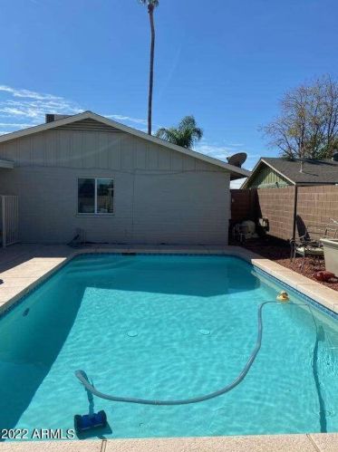 2328 Altadena Ave, Phoenix AZ 85029-3402 exterior