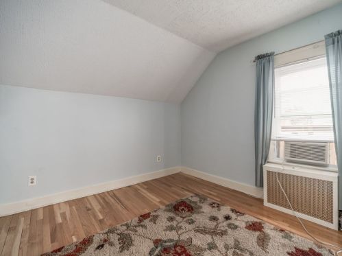 122 Clark St, New Bedford MA 02740-7023 exterior