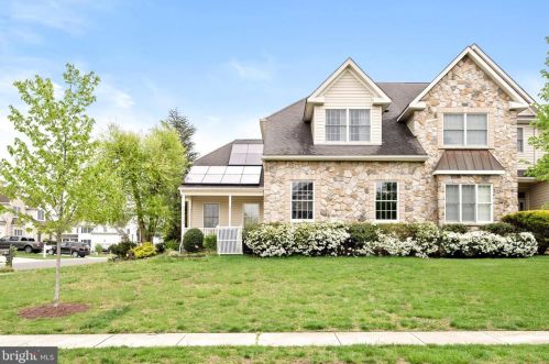 5 Wheatfield Ct, Columbus NJ  08022-1977 exterior