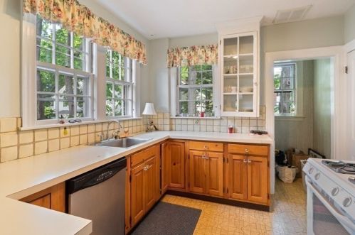 119 Washington St, Newton MA 02458-2250 exterior