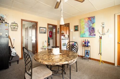 183 Thomas St, Fall River MA 02723-2404 exterior