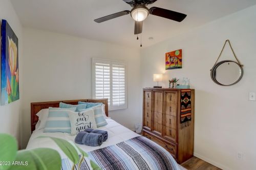 1701 Clarendon Ave, Phoenix AZ 85018-5209 exterior