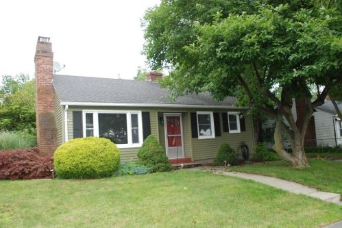 6 Woodridge Rd, Worcester, MA 01606-2224