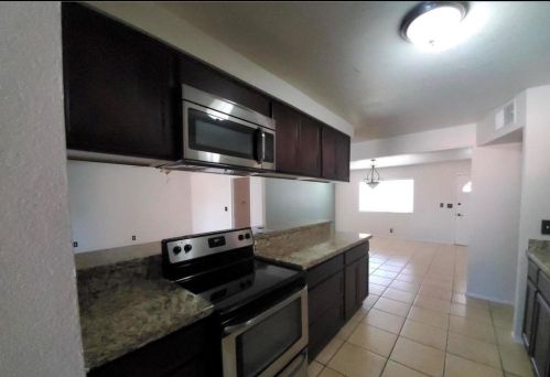 2520 Butler Dr, Phoenix AZ 85051-9020 exterior