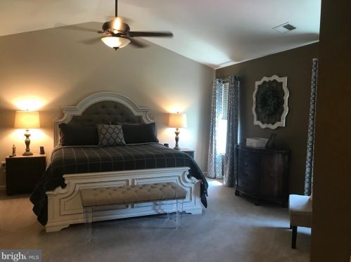 111 Sansom Ln, West Deptford NJ 08096-5168 exterior