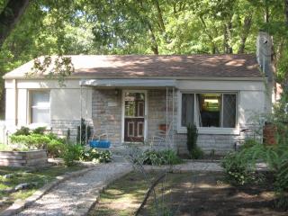 2303 Bickel Rd, Louisville, KY 40206-2846