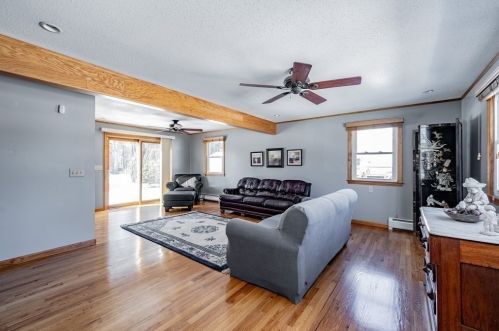 40 Frst Gln Dr, Montgomery MA 01085-4709 exterior