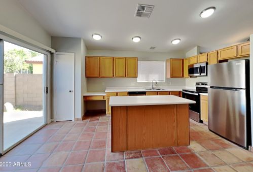 3214 Abraham Ln, Phoenix AZ  85027-2246 exterior