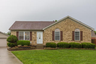 5707 Garden Trace Cir, Louisville, KY 40229-2996