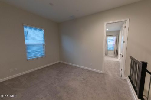 3033 37th Way, Phoenix AZ  85018-2219 exterior