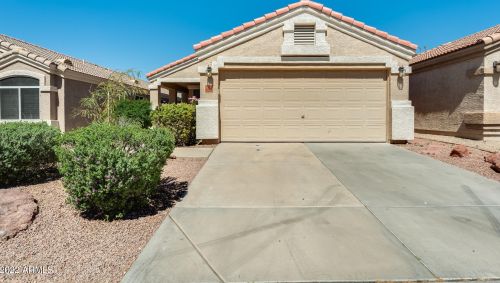 3024 Blackhawk Dr, Phoenix AZ  85050-4706 exterior