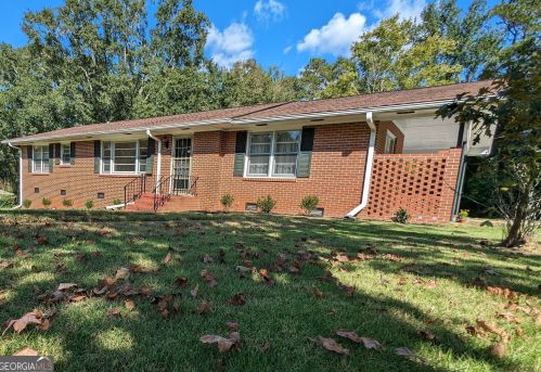 226 Redbud Dr, Barnesville, GA 30204-1906