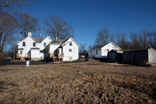 266 Pleasant St, West Bridgewater MA 02379-1509 exterior